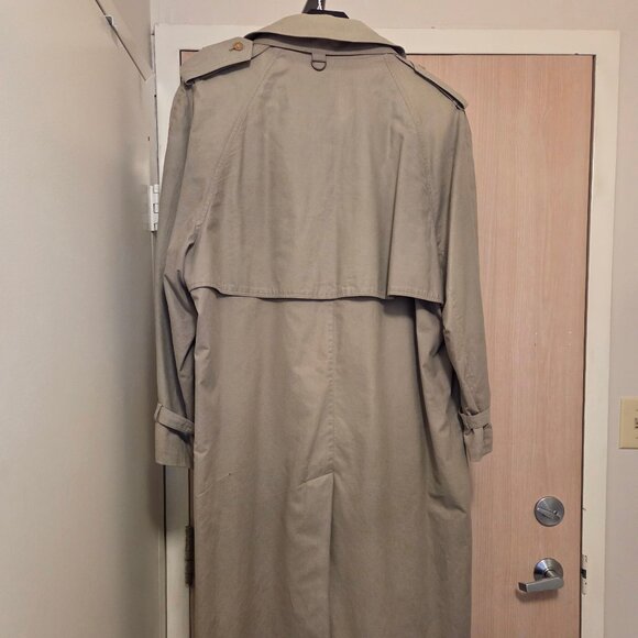 GENTLY USED, VINTAGE, BLACKBURNS OF ENGLAND TRENCH COAT, SIZE 42!!! - Picture 4 of 4